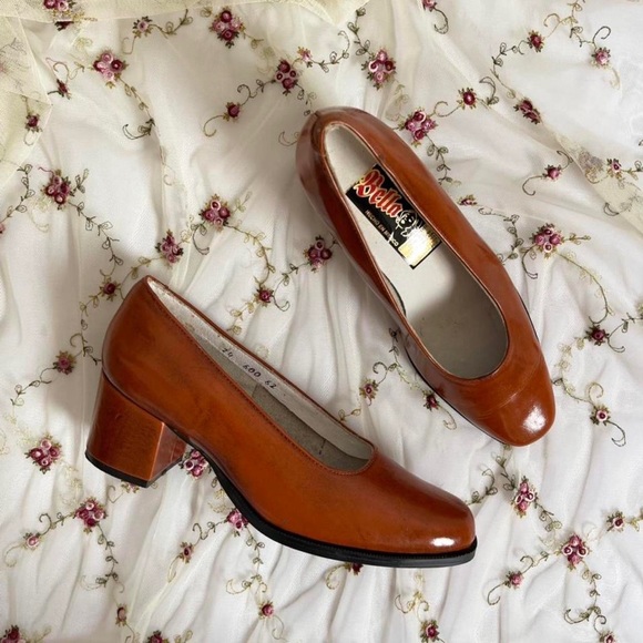 bella Shoes - Vintage doll heels